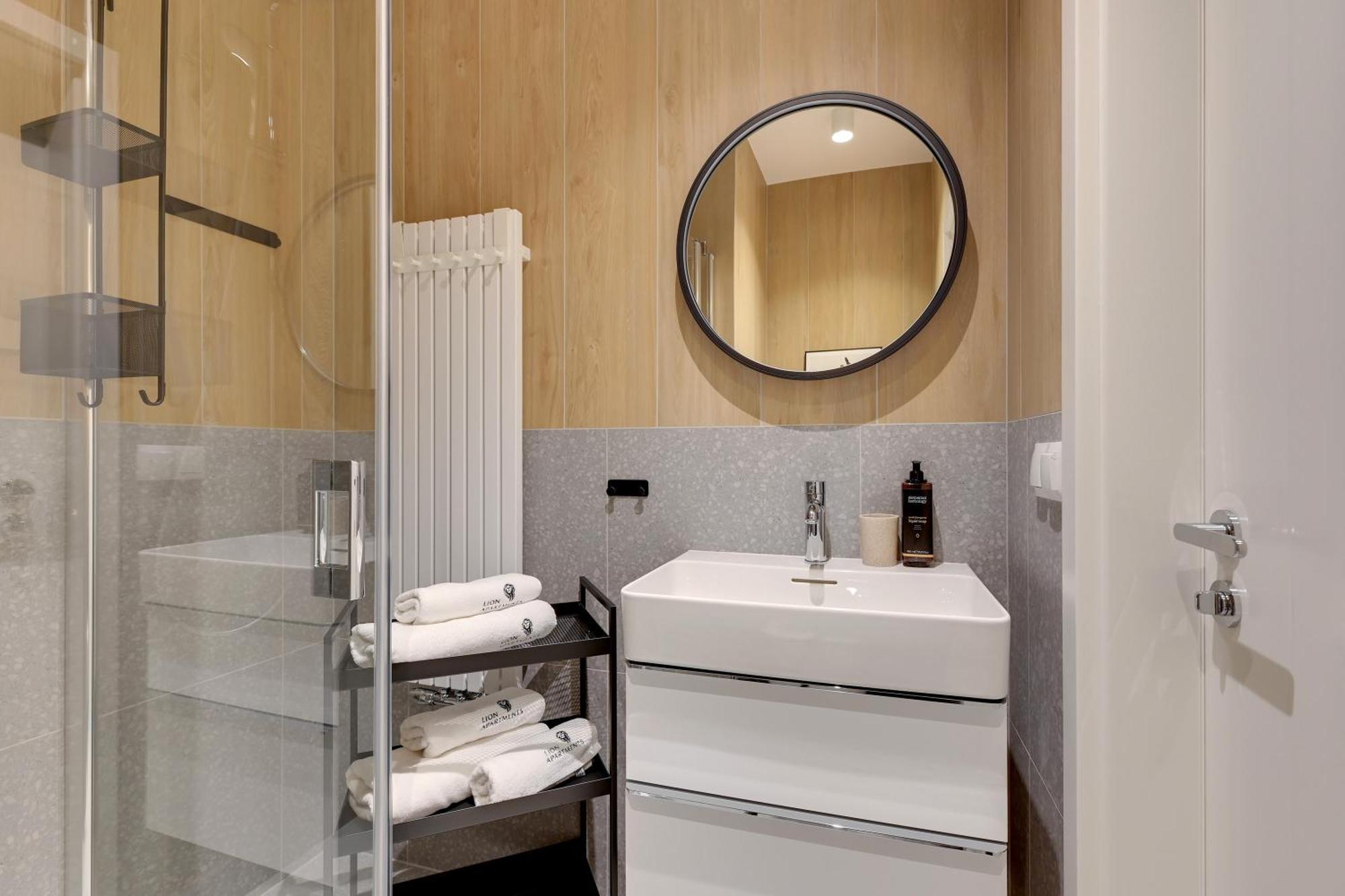 Scala City Center Premium Apartments With Parking By Lion Apartments *