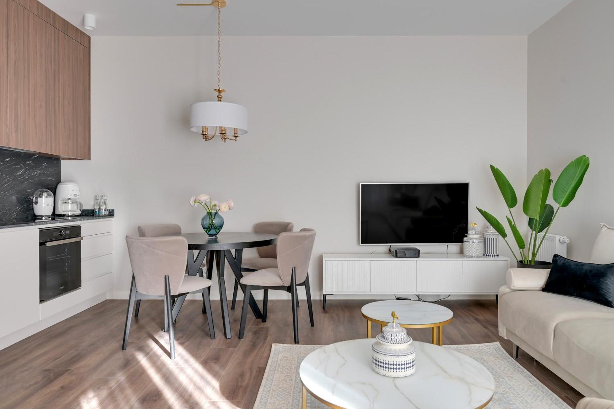 Scala City Center Premium Apartments With Parking By Lion Apartments Apartment *